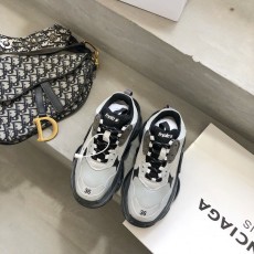 발렌시아가트리플s