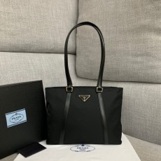 프라다 쇼퍼백
