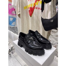 프라다신발