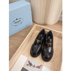프라다신발