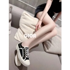 디올 스니커즈